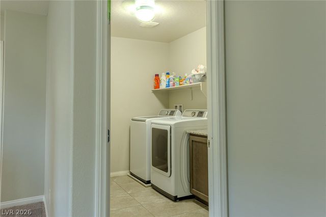 5336 mountain garland Lane, North Las Vegas, NV 89081
