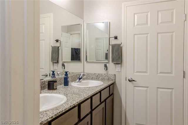 5336 mountain garland Lane, North Las Vegas, NV 89081