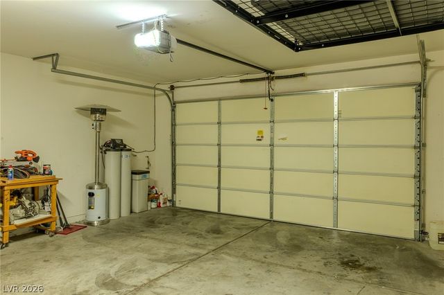 5336 mountain garland Lane, North Las Vegas, NV 89081