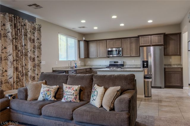 5336 mountain garland Lane, North Las Vegas, NV 89081