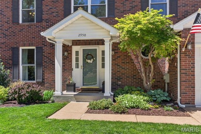 2950 Bayberry Ridge Drive, St Louis, MO 63129