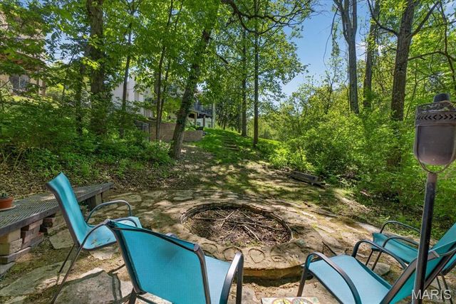 2950 Bayberry Ridge Drive, St Louis, MO 63129