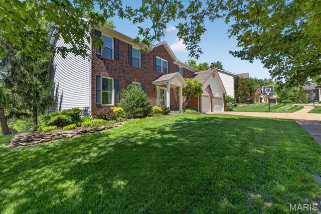 2950 Bayberry Ridge Drive, St Louis, MO 63129