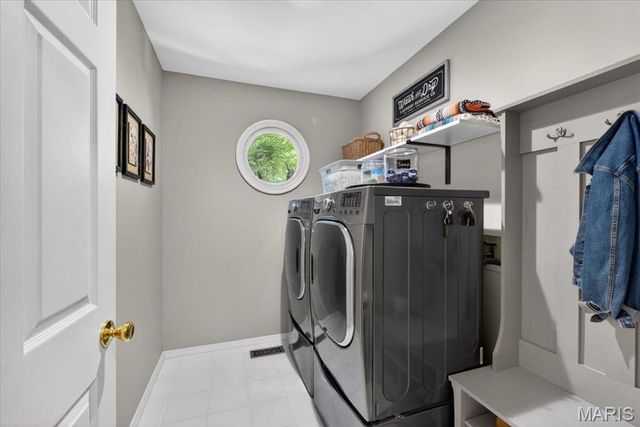 2950 Bayberry Ridge Drive, St Louis, MO 63129