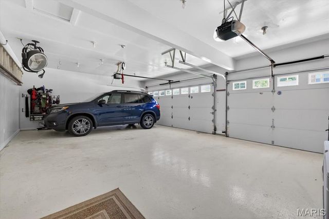 2950 Bayberry Ridge Drive, St Louis, MO 63129