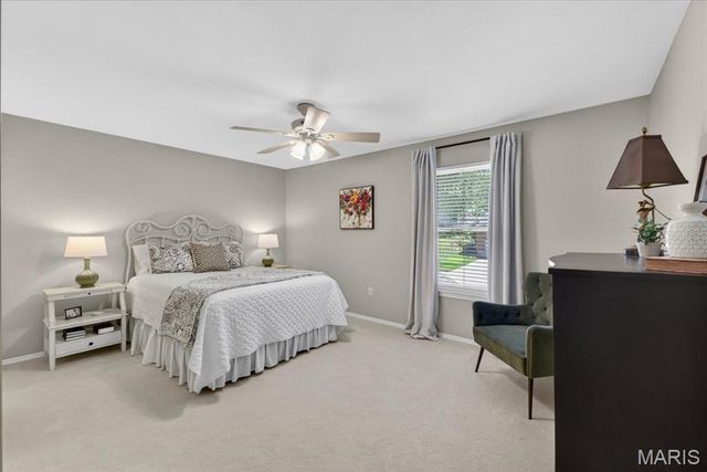 2950 Bayberry Ridge Drive, St Louis, MO 63129