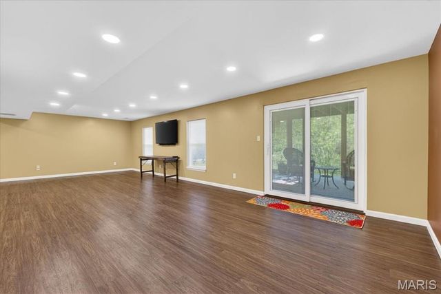 2950 Bayberry Ridge Drive, St Louis, MO 63129