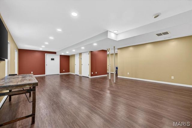 2950 Bayberry Ridge Drive, St Louis, MO 63129