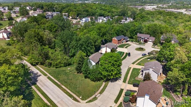 2950 Bayberry Ridge Drive, St Louis, MO 63129