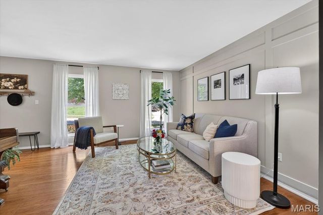 2950 Bayberry Ridge Drive, St Louis, MO 63129