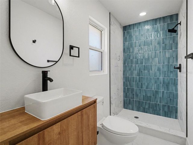 6907 11TH AVENUE NW, Bradenton, FL 34209