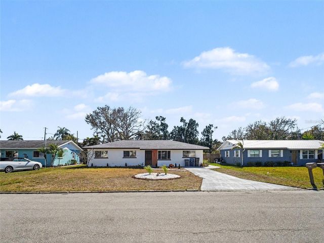 6907 11TH AVENUE NW, Bradenton, FL 34209