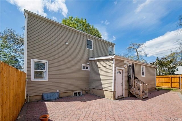 20 Cambridge Avenue, Melville, NY 11747