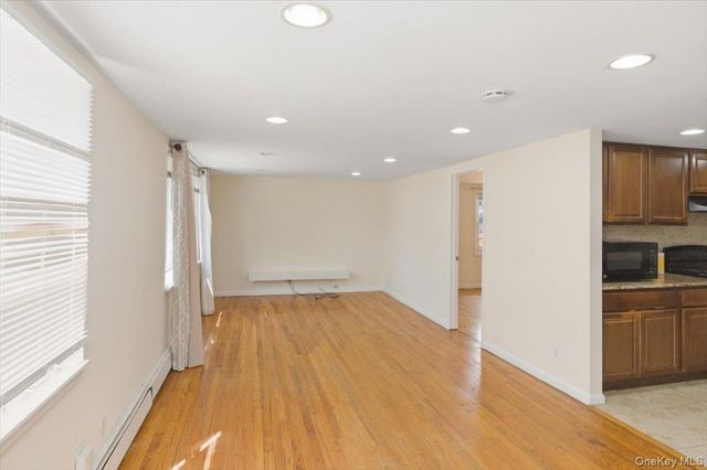 20 Cambridge Avenue, Melville, NY 11747