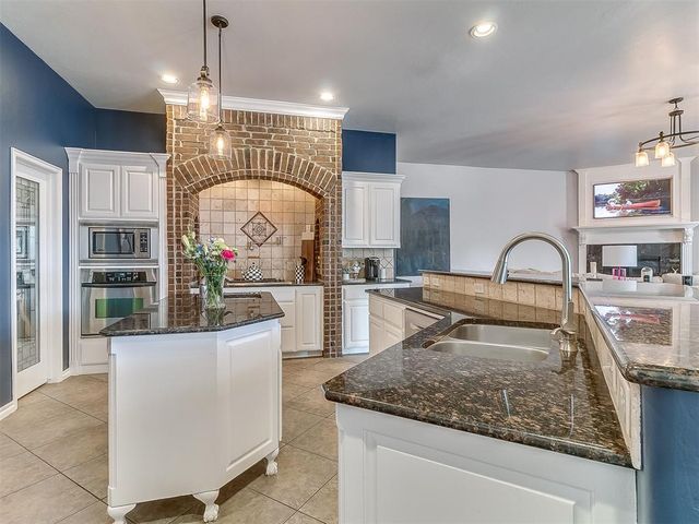 15308 Grayson Drive, Edmond, OK 73013