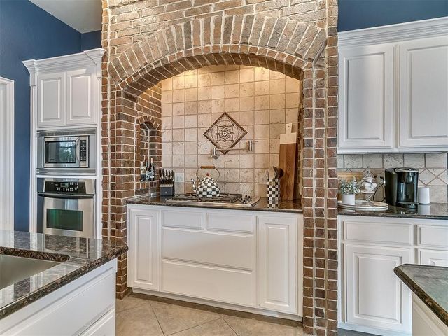 15308 Grayson Drive, Edmond, OK 73013