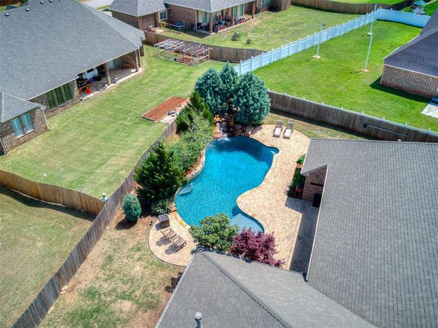 15308 Grayson Drive, Edmond, OK 73013