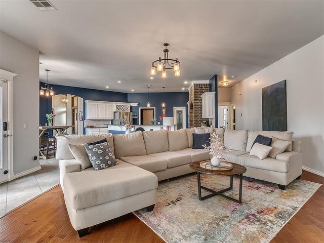 15308 Grayson Drive, Edmond, OK 73013