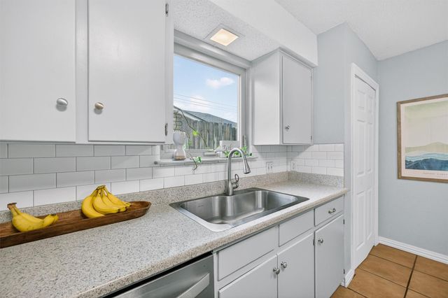 2005 Scofield LN, Austin, TX 78727