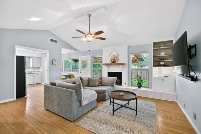 2005 Scofield LN, Austin, TX 78727