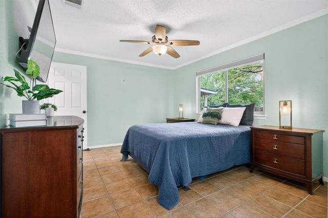 2005 Scofield LN, Austin, TX 78727