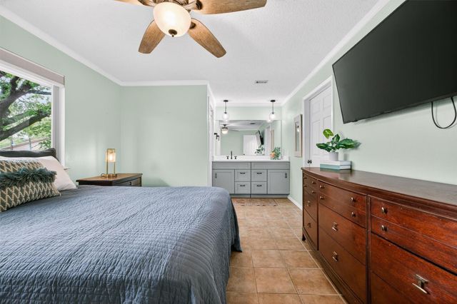 2005 Scofield LN, Austin, TX 78727