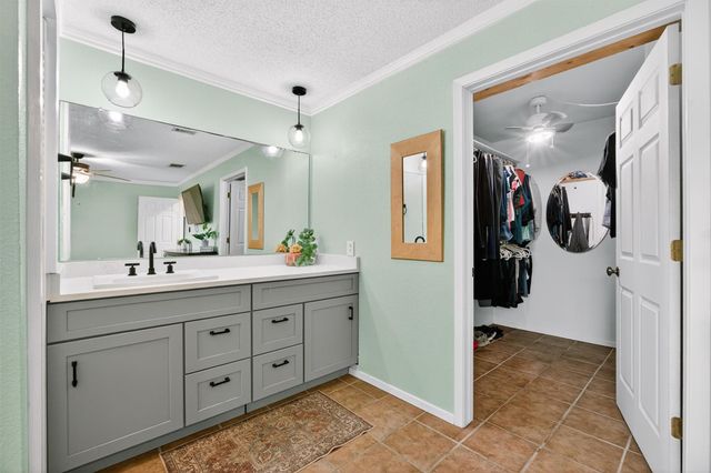 2005 Scofield LN, Austin, TX 78727