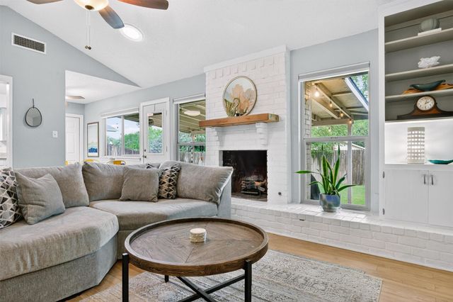 2005 Scofield LN, Austin, TX 78727