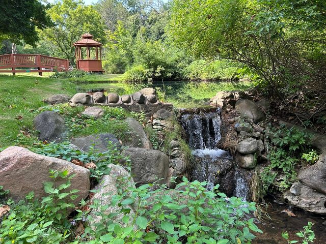 17 Marryat Road, Trout Valley, IL 60013