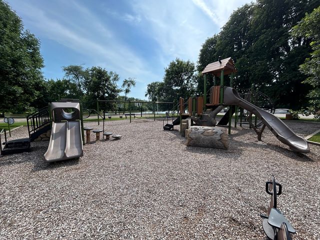 17 Marryat Road, Trout Valley, IL 60013