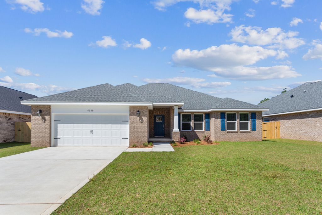 7600 Hatteras Drive, Navarre, FL 32566