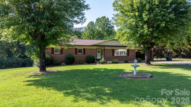 402 Dogwood Drive, Hickory, NC 28601