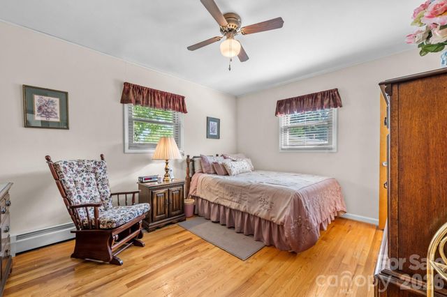 402 Dogwood Drive, Hickory, NC 28601