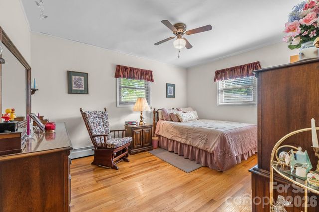 402 Dogwood Drive, Hickory, NC 28601