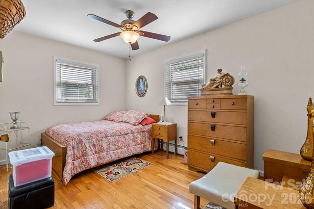 402 Dogwood Drive, Hickory, NC 28601