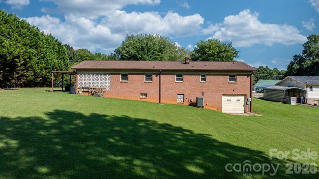 402 Dogwood Drive, Hickory, NC 28601