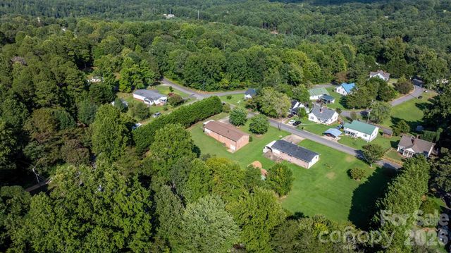 402 Dogwood Drive, Hickory, NC 28601