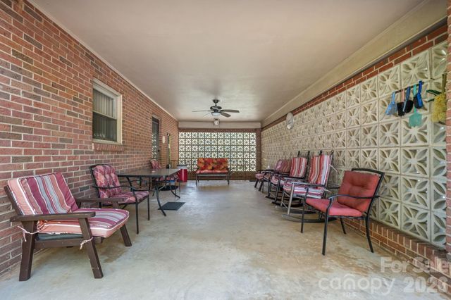 402 Dogwood Drive, Hickory, NC 28601