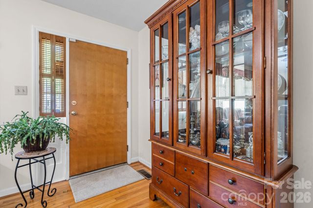 402 Dogwood Drive, Hickory, NC 28601