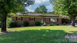 402 Dogwood Drive, Hickory, NC 28601