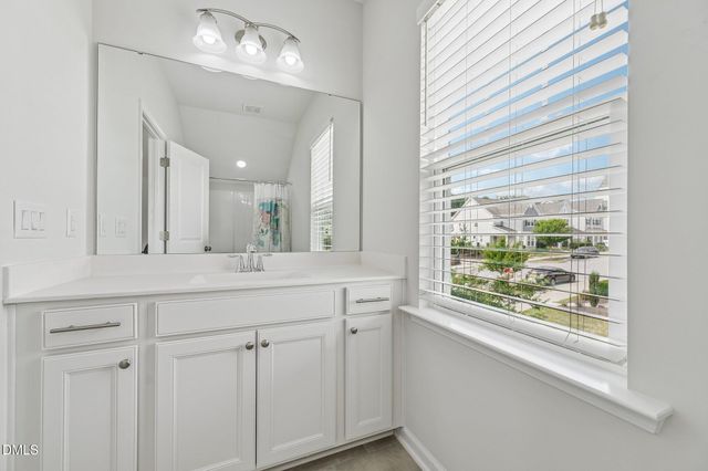 124 Daisy Grove Lane, Holly Springs, NC 27540