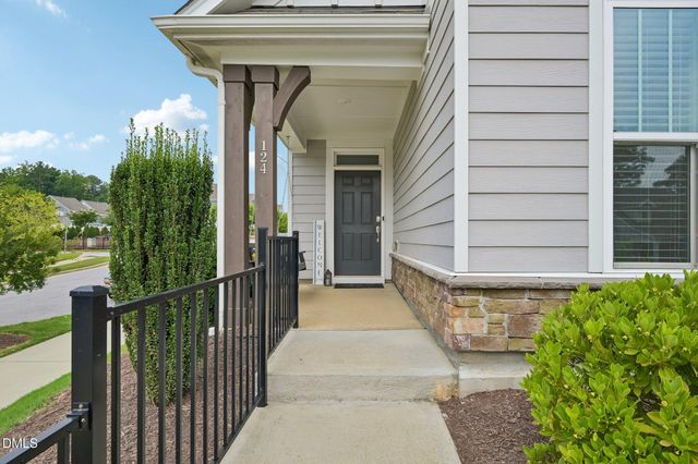 124 Daisy Grove Lane, Holly Springs, NC 27540