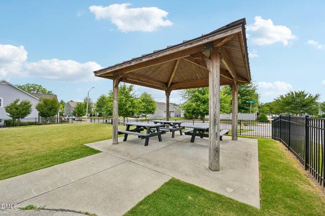 124 Daisy Grove Lane, Holly Springs, NC 27540