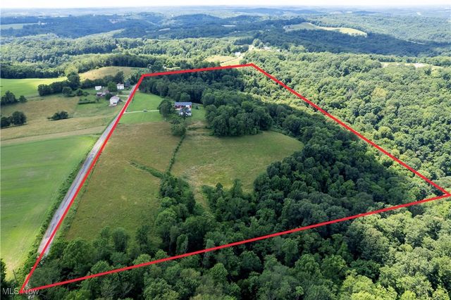 1292 Cinder Road SE, Bergholz, OH 43908