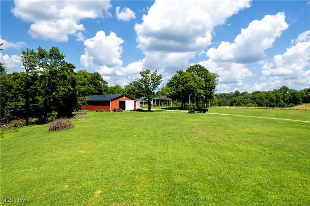 1292 Cinder Road SE, Bergholz, OH 43908