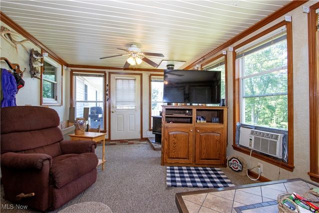 1292 Cinder Road SE, Bergholz, OH 43908