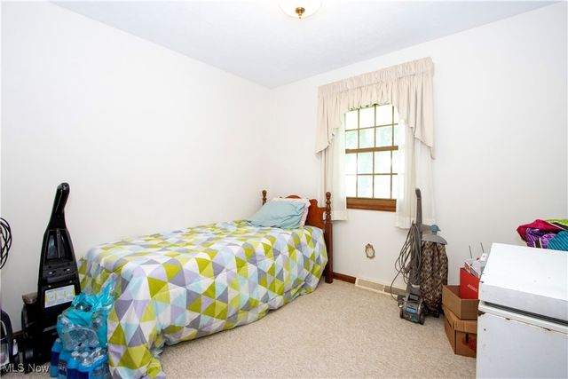 1292 Cinder Road SE, Bergholz, OH 43908