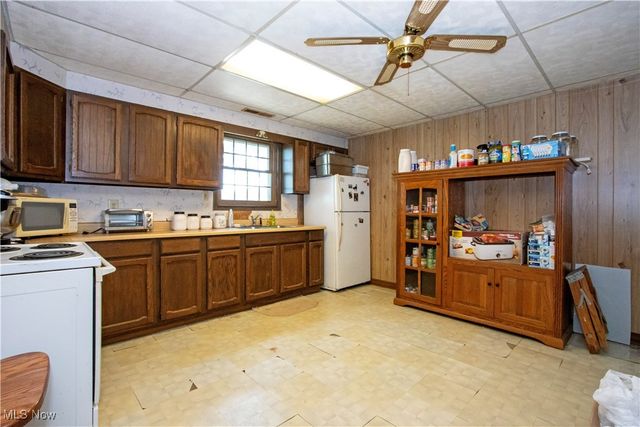 1292 Cinder Road SE, Bergholz, OH 43908