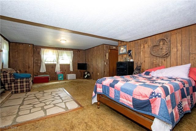 1292 Cinder Road SE, Bergholz, OH 43908