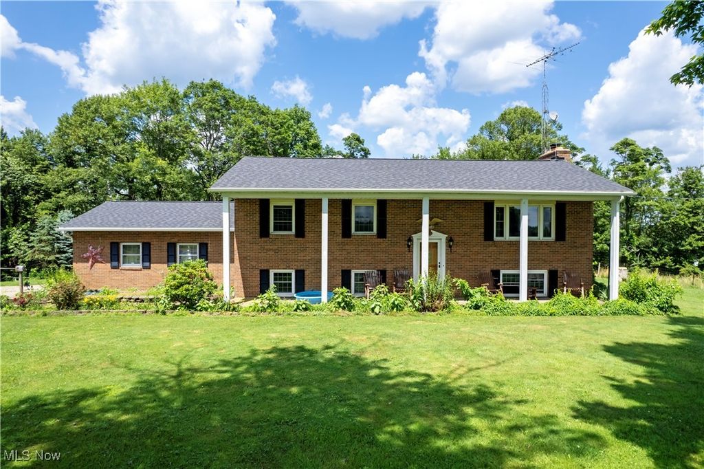 1292 Cinder Road SE, Bergholz, OH 43908